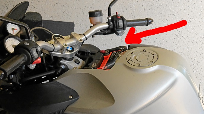 Batteriedeckel entfernen