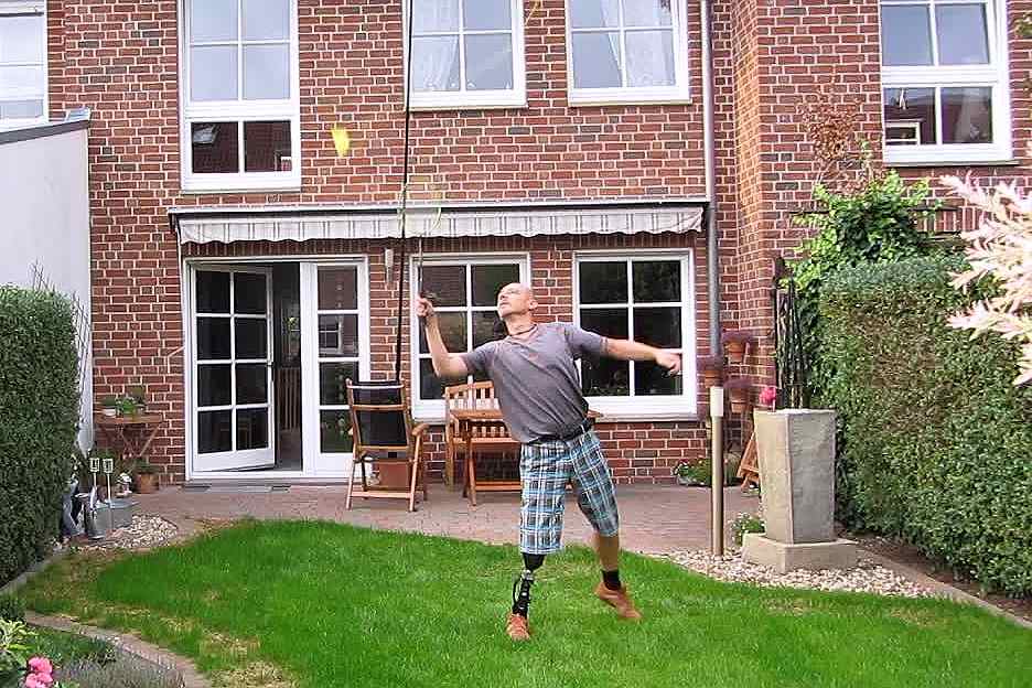 Badmintonangel im Garten